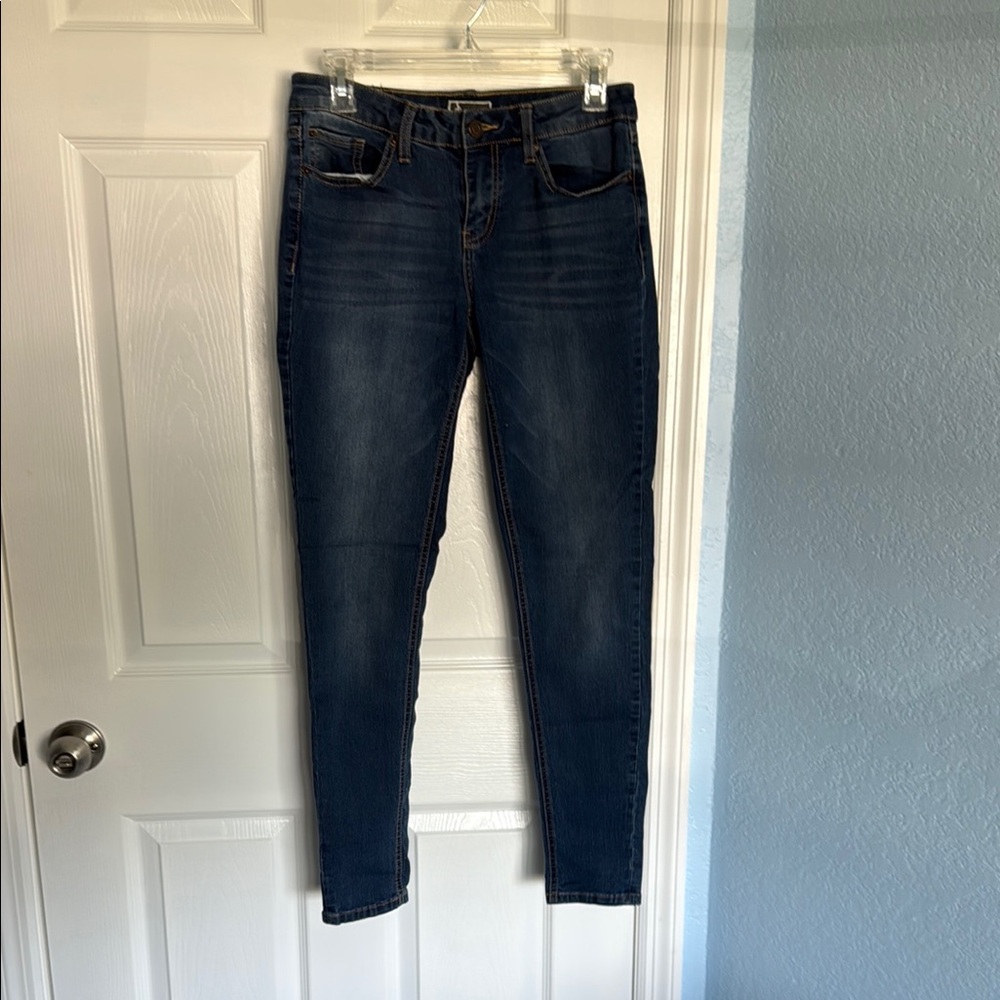 Blue Skinny Jeans with Stretch and Tapered Leg